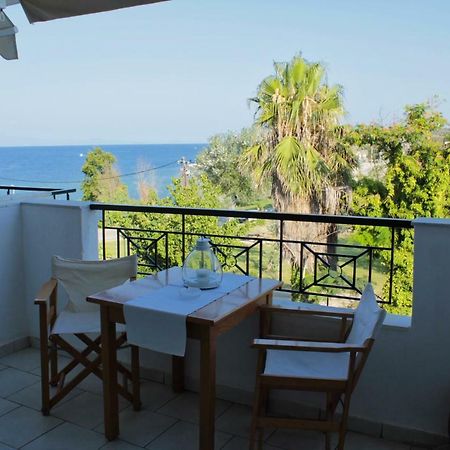 Fokais Beach Apartment Néa Fókaia Bagian luar foto