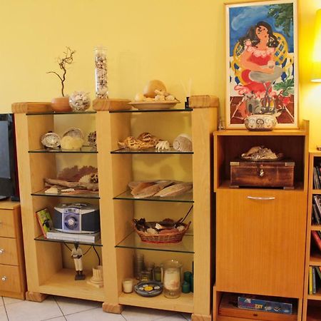 Fokais Beach Apartment Néa Fókaia Bagian luar foto