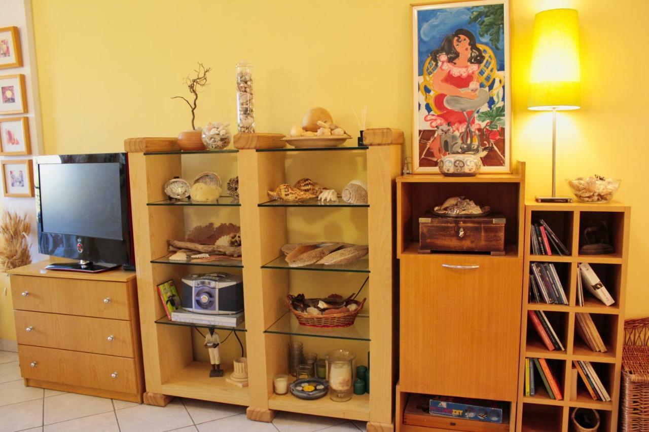 Fokais Beach Apartment Néa Fókaia Bagian luar foto