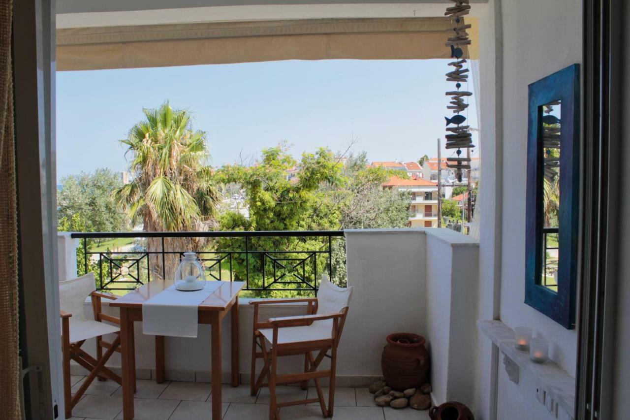 Fokais Beach Apartment Néa Fókaia Bagian luar foto
