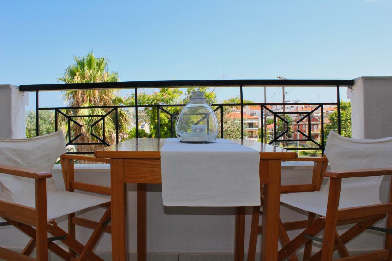 Fokais Beach Apartment Néa Fókaia Bagian luar foto