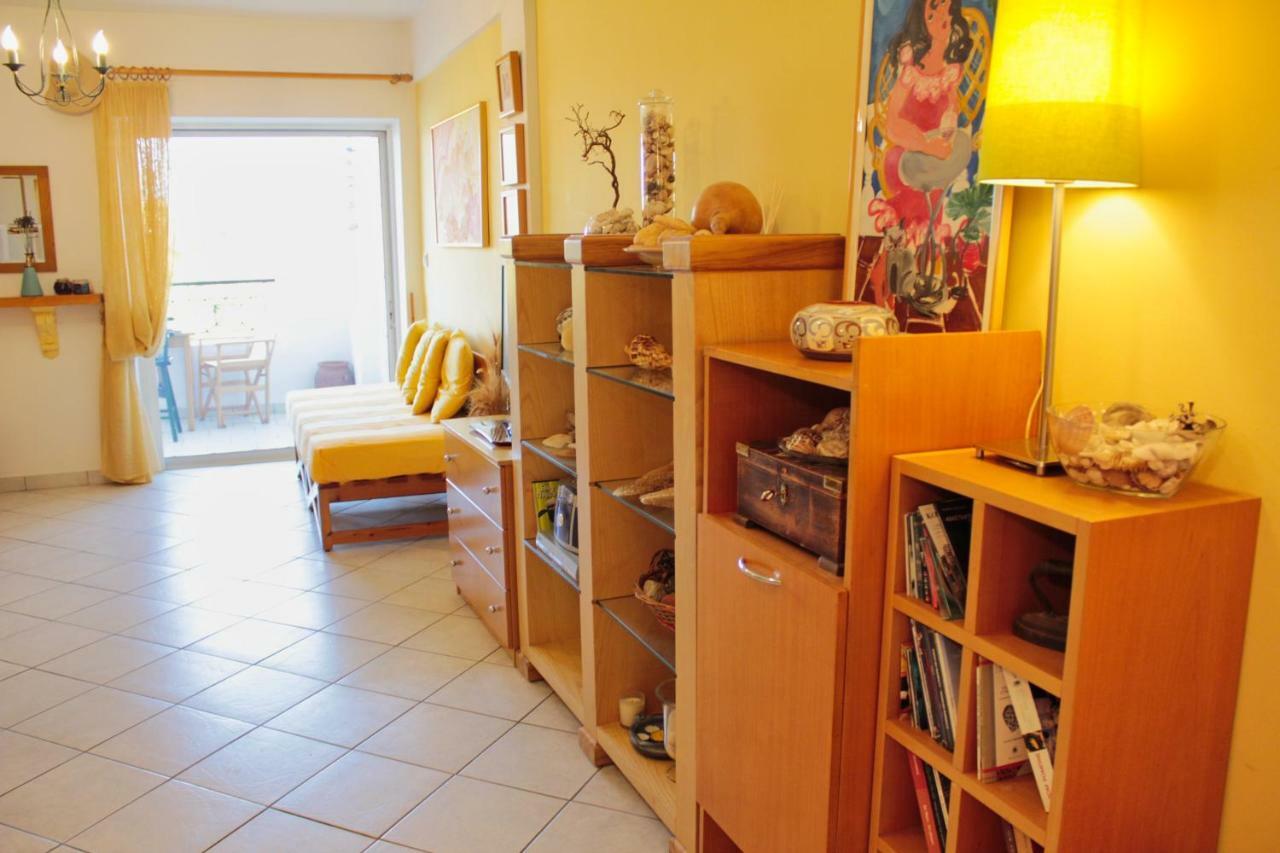 Fokais Beach Apartment Néa Fókaia Bagian luar foto
